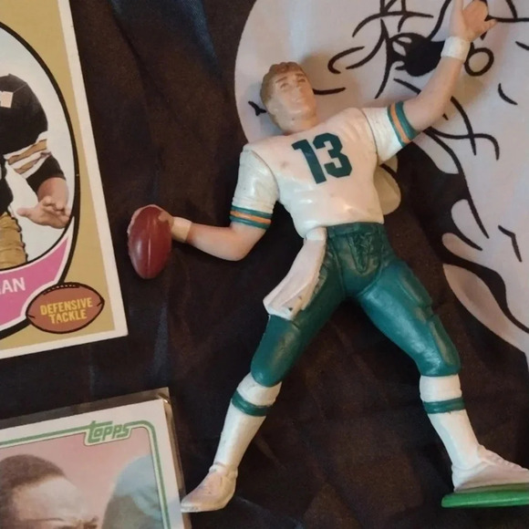 Football Cards/Dan Marino figure - Picture 4 of 4
